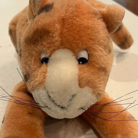 Vintage GUND Disney’s Classic Pooh Orange Tigger tiger plush - Picture 2 of 8